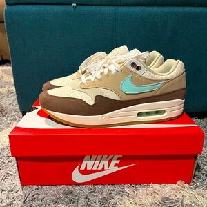 Air Max 1 Crepe Brown. Only worn once !